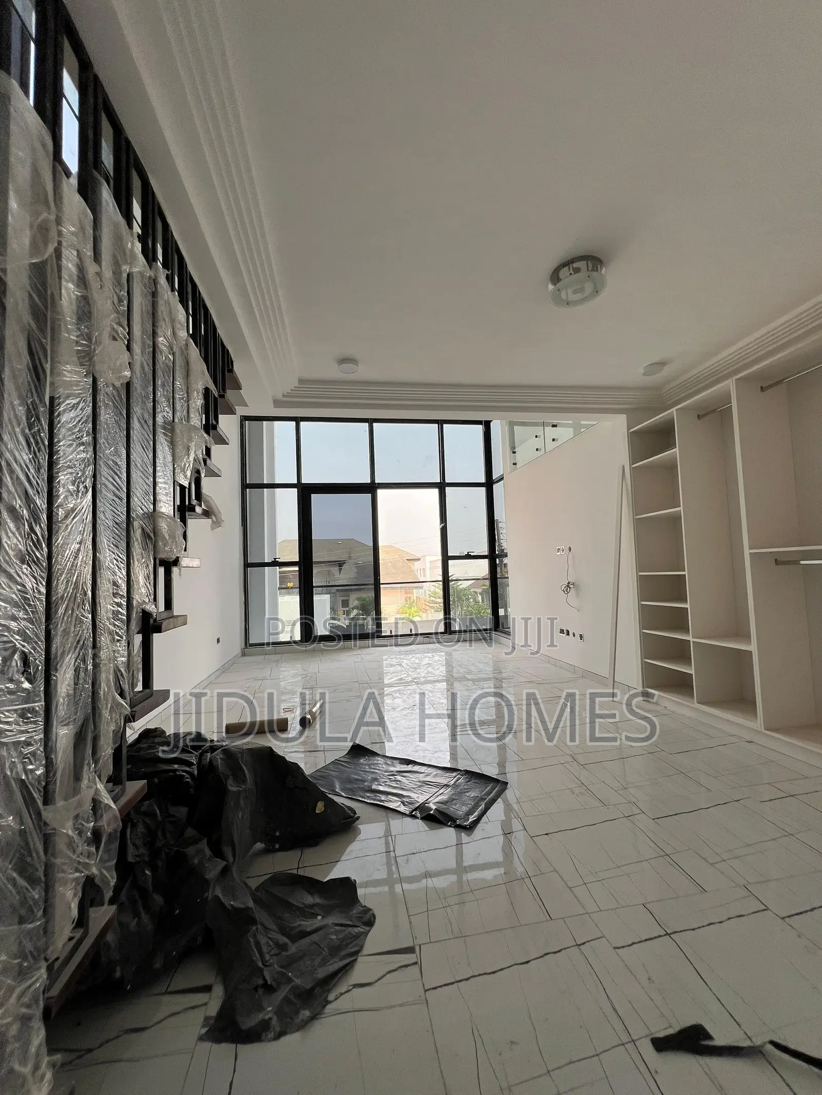 5bdrm Mansion in East Legon for sale