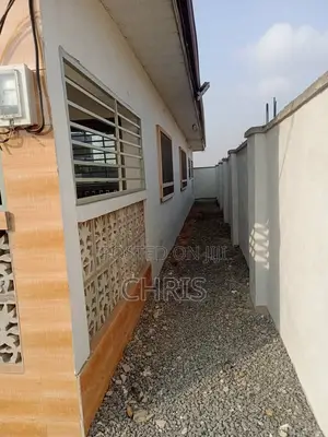 3bdrm House in Berverly Hills, Accra Metropolitan for sale