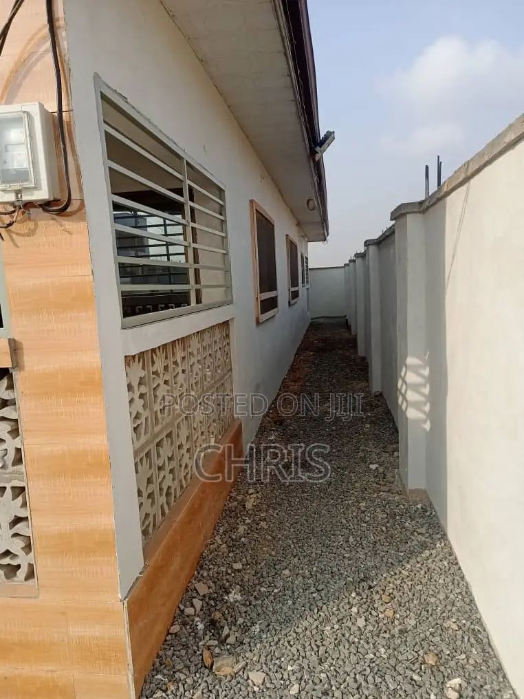 3bdrm House in Berverly Hills, Accra Metropolitan for sale