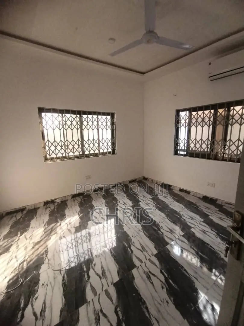 3bdrm House in Berverly Hills, Accra Metropolitan for sale