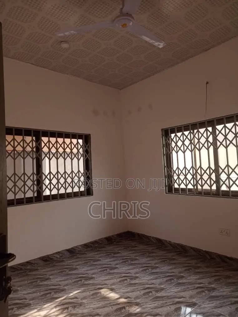 3bdrm House in Berverly Hills, Accra Metropolitan for sale