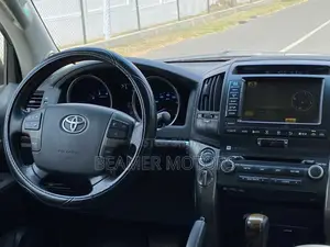 Toyota Land Cruiser 5.7 V8 VX-S 2013 Silver