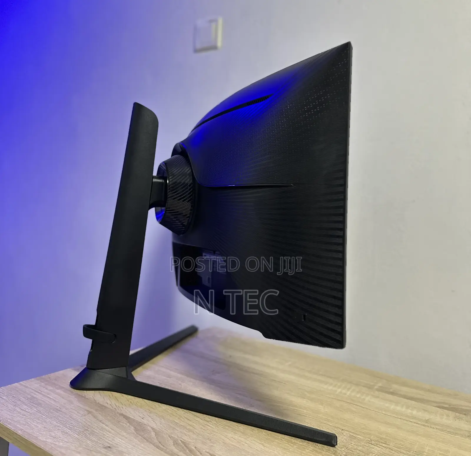 27 Inches Samsung Odyssey Smart Curved Monitor QHD 240 Hz