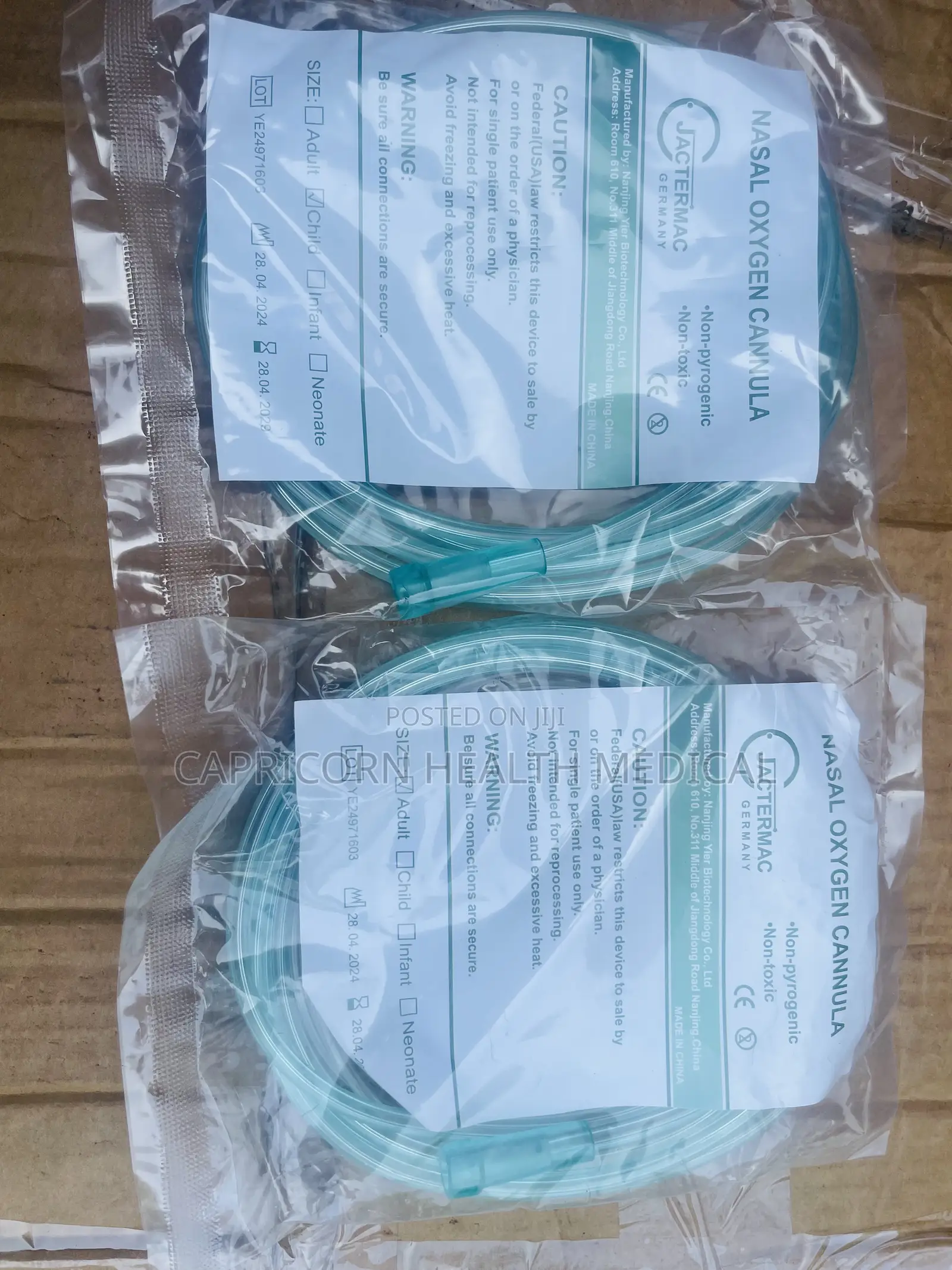 Oxygen Mask and Nasal Prongs