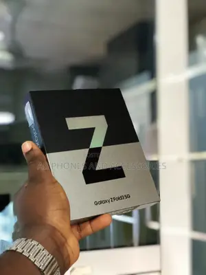 New Samsung Galaxy Z Fold3 5G 256 GB Gold
