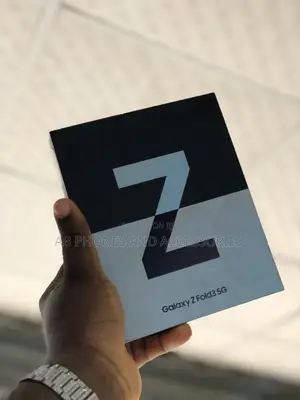 New Samsung Galaxy Z Fold3 5G 256 GB Gold