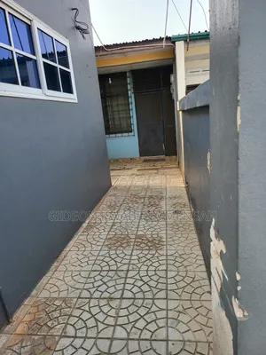 Furnished 4bdrm House in Sakumono Estate, Tema Metropolitan for sale