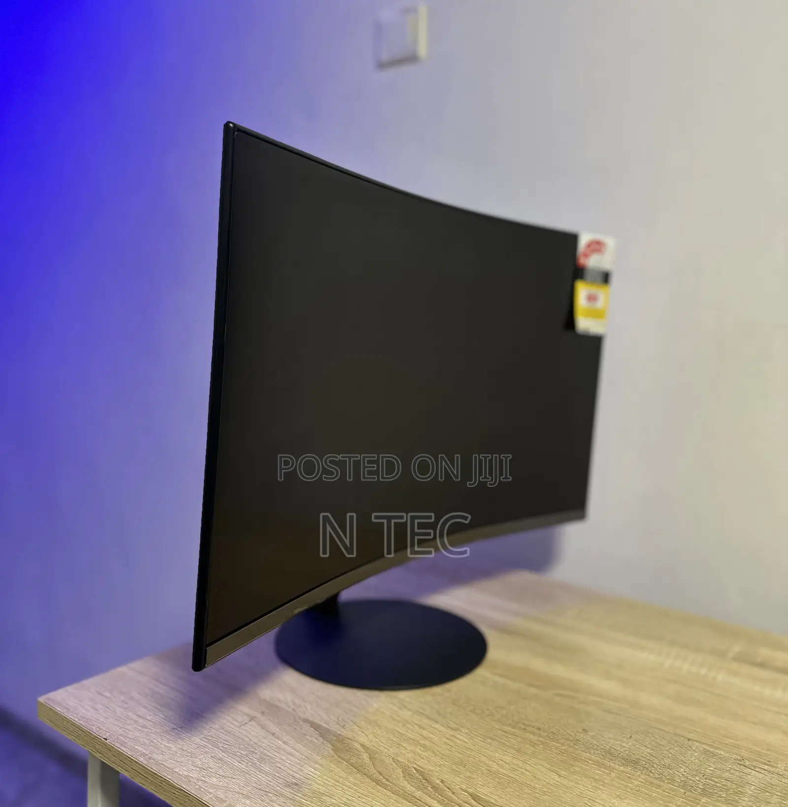 27 Inches Samsung Curved FHD Monitor 75hz Black.