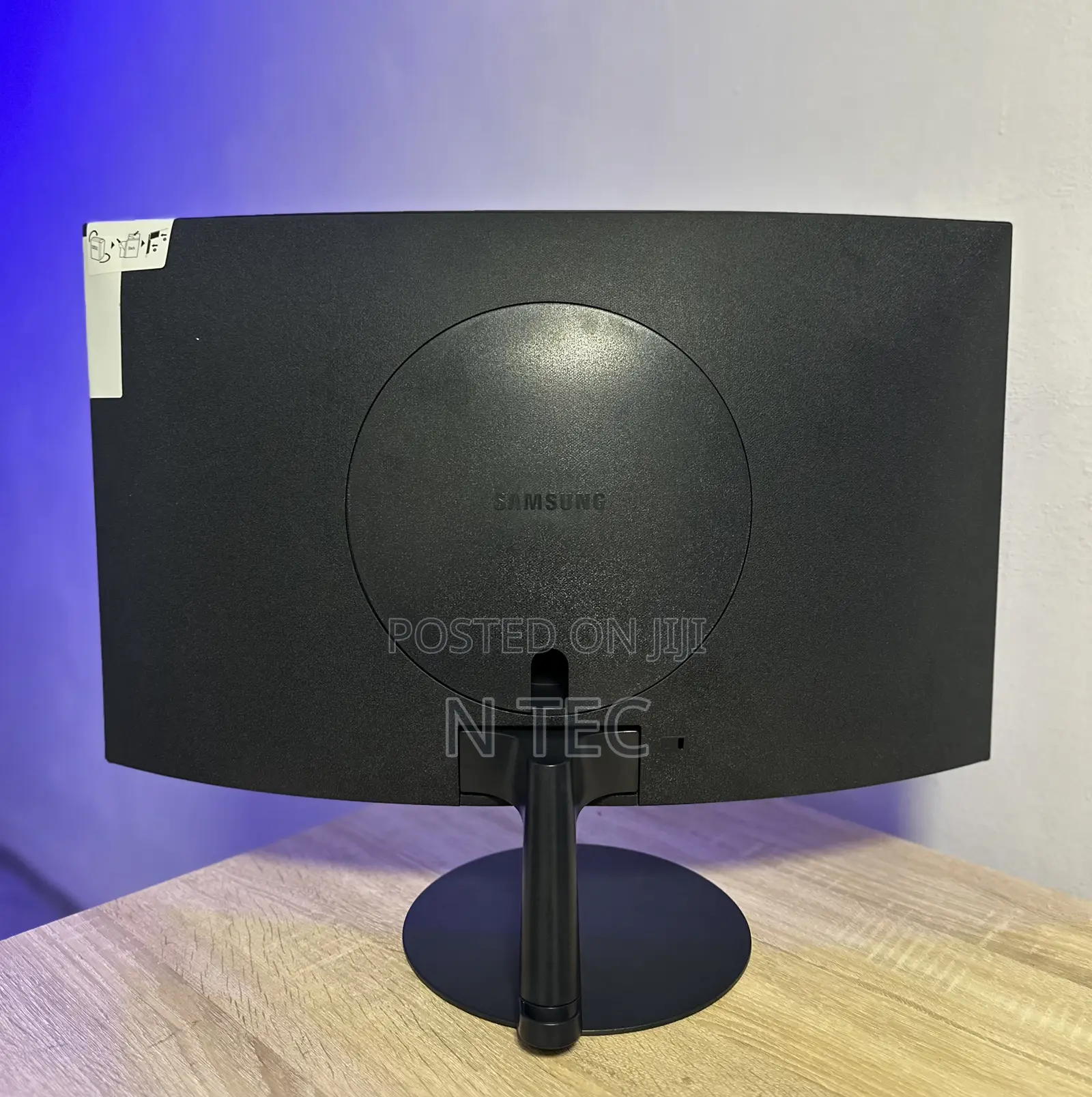 27 Inches Samsung Curved FHD Monitor 75hz Black.