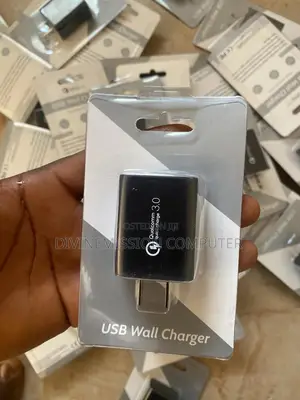 Qualcomm,Quick Charger 3.0, 3v,6v,9v,12v.18w. Fast Charger
