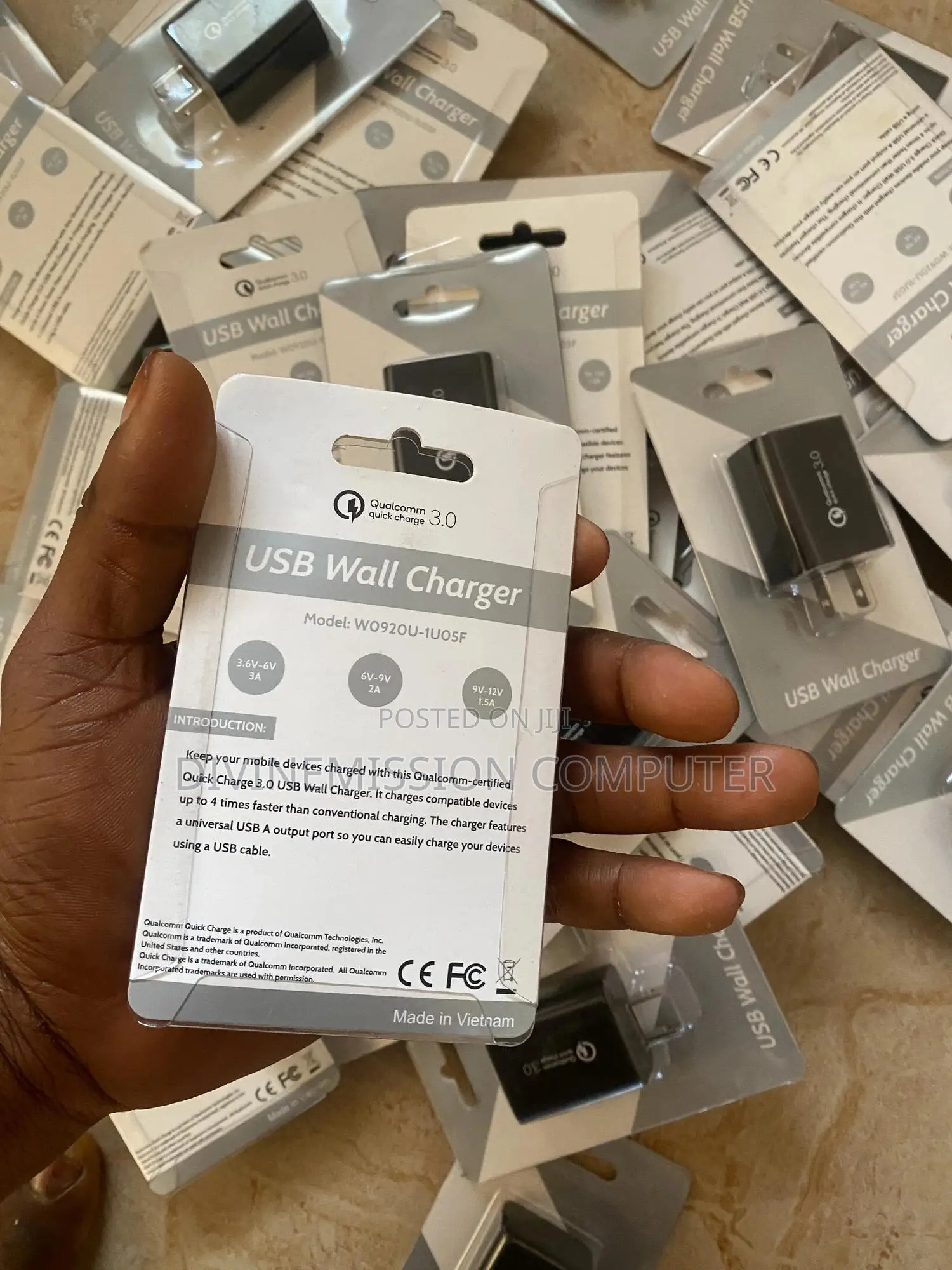 Qualcomm,Quick Charger 3.0, 3v,6v,9v,12v.18w. Fast Charger
