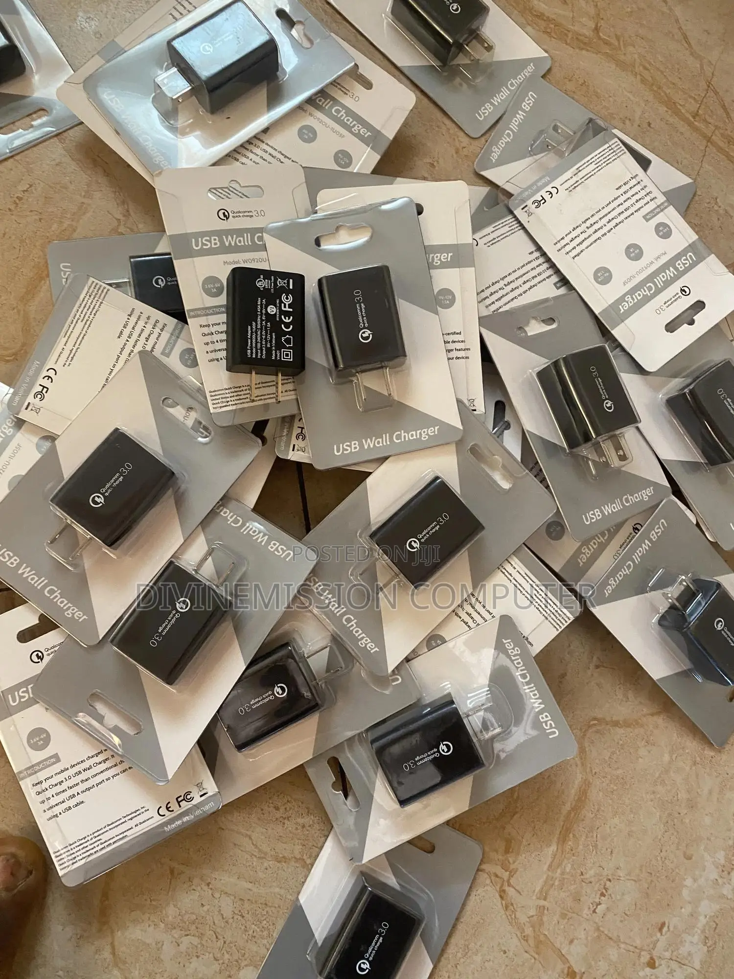 Qualcomm,Quick Charger 3.0, 3v,6v,9v,12v.18w. Fast Charger
