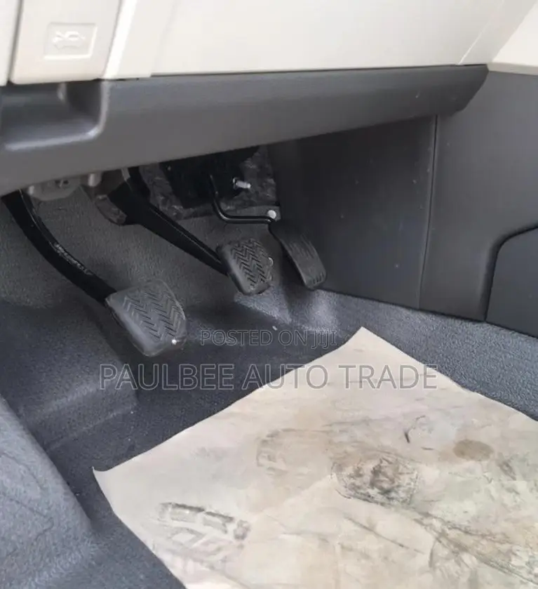 Toyota HiAce 2023 White