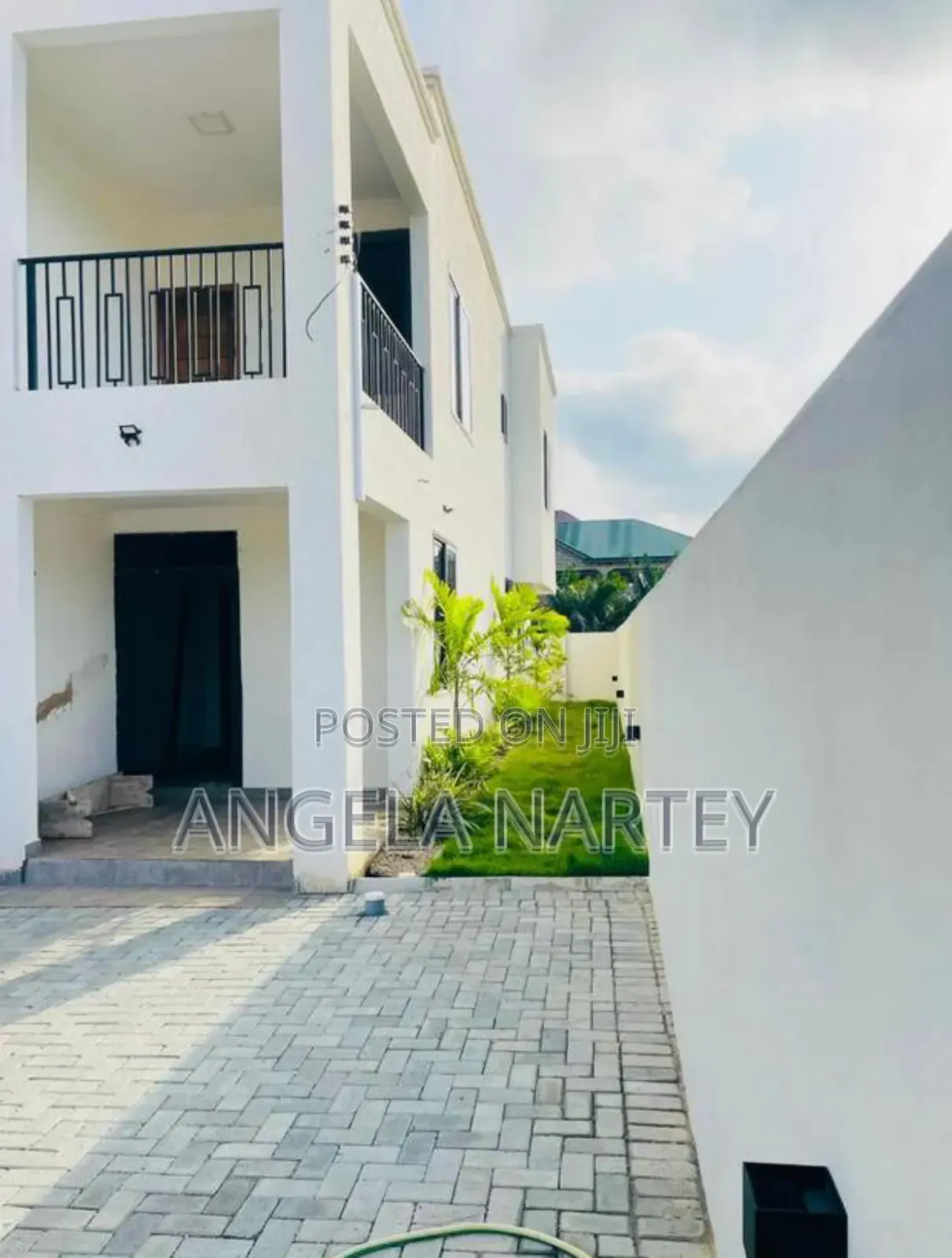 4bdrm House in East Airport, Accra Metropolitan for sale