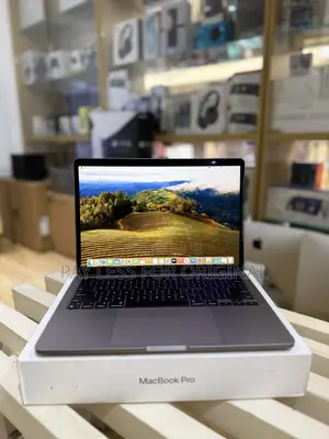 Laptop Apple MacBook Pro 2022 M2 8GB Apple M2 SSD 512GB
