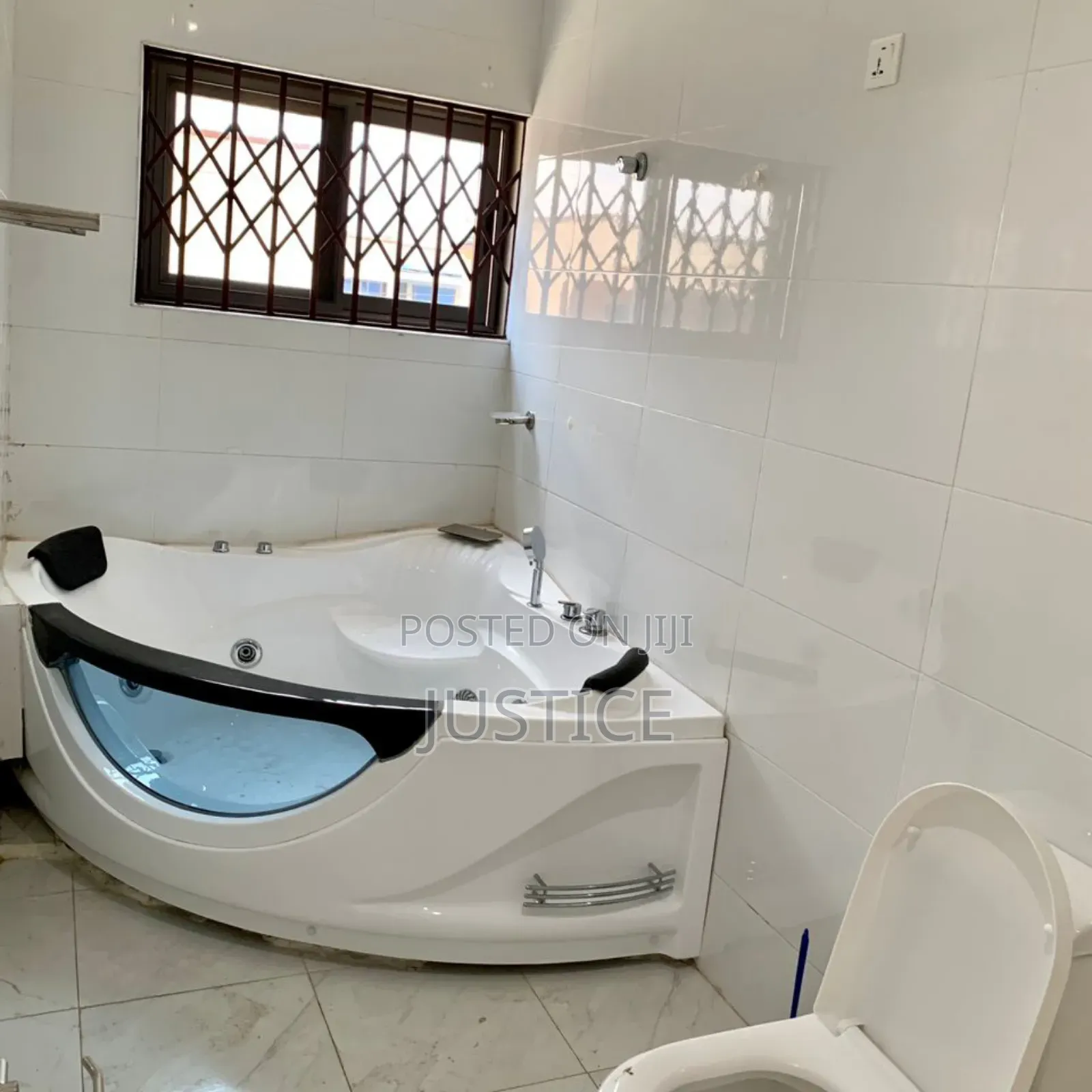 3bdrm Duplex in Ayi Mensah, Oyarifa Mall Area for rent
