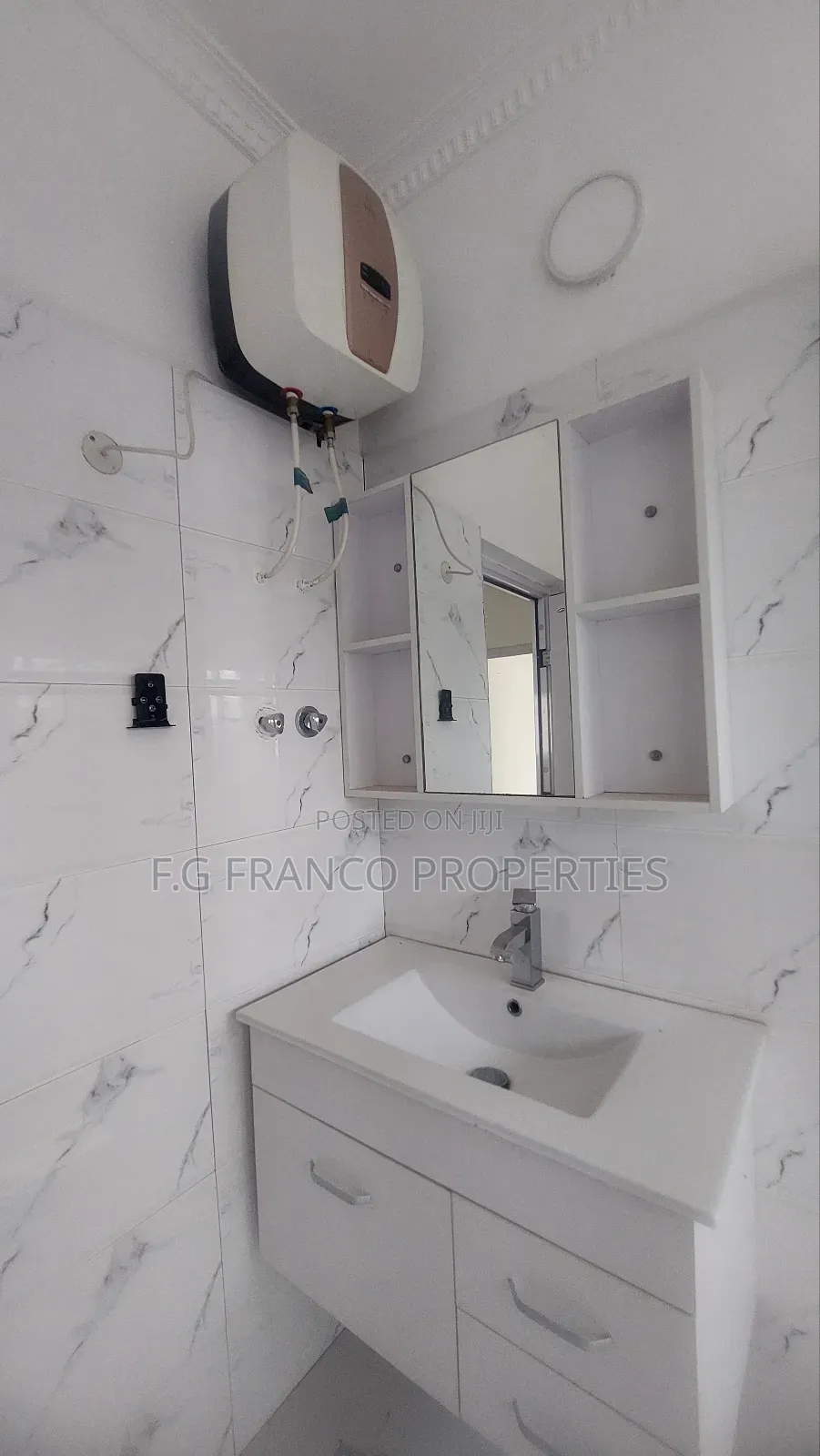 5bdrm House in Kg. Franco, Spintex for rent