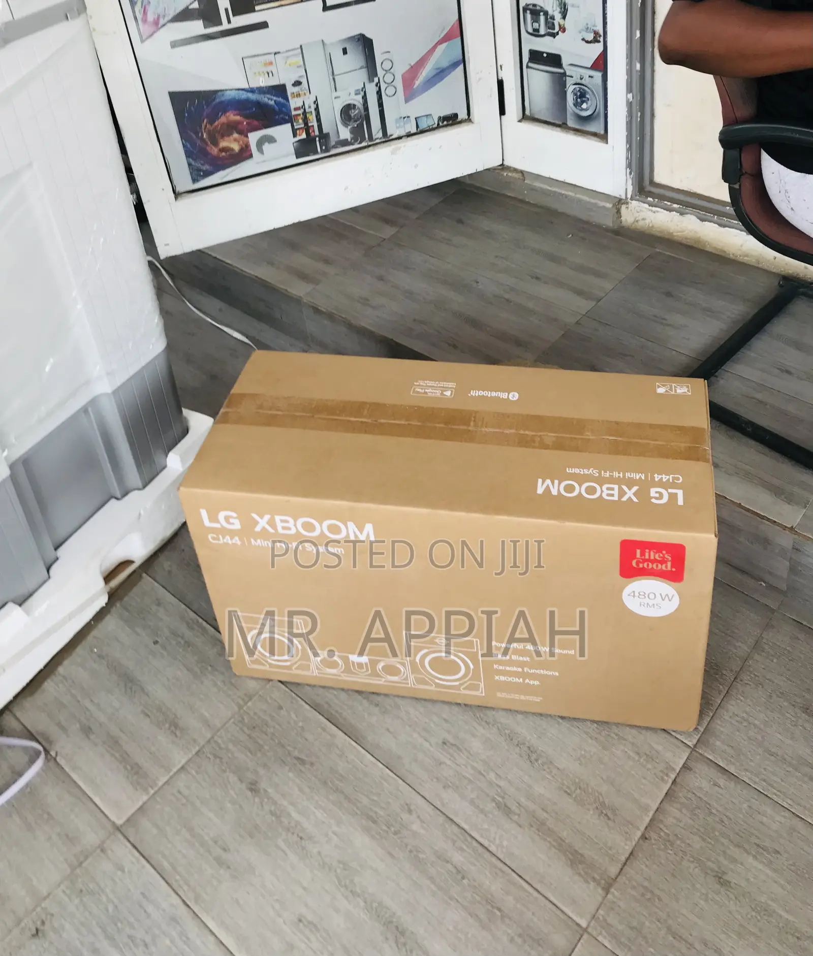 Efficient LG CJ44 480watt Wireless Sound Bar.