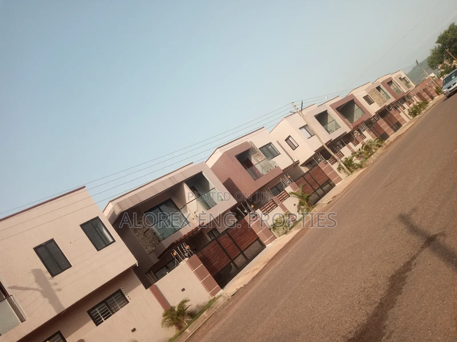 4bdrm House in $650 Executive, Oyarifa for rent