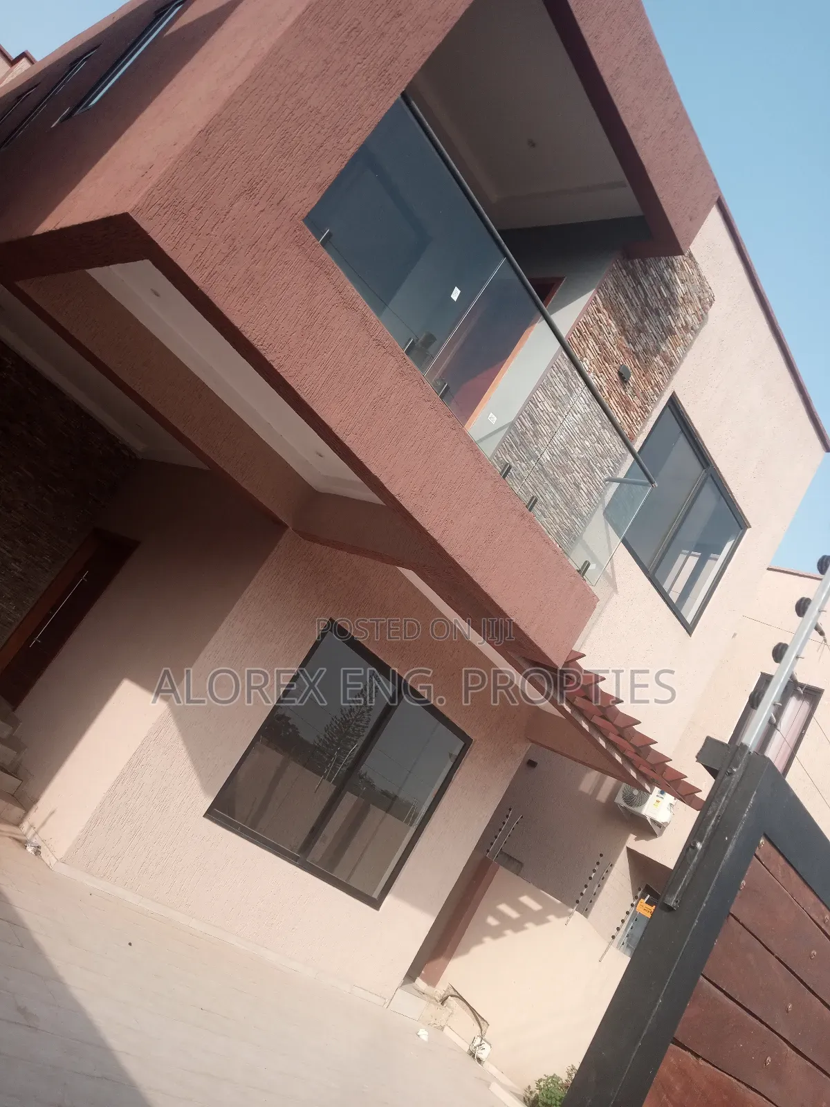 4bdrm House in $650 Executive, Oyarifa for rent