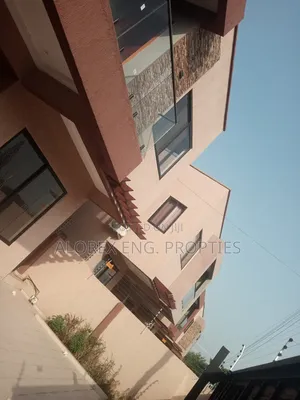 4bdrm House in $650 Executive, Oyarifa for rent