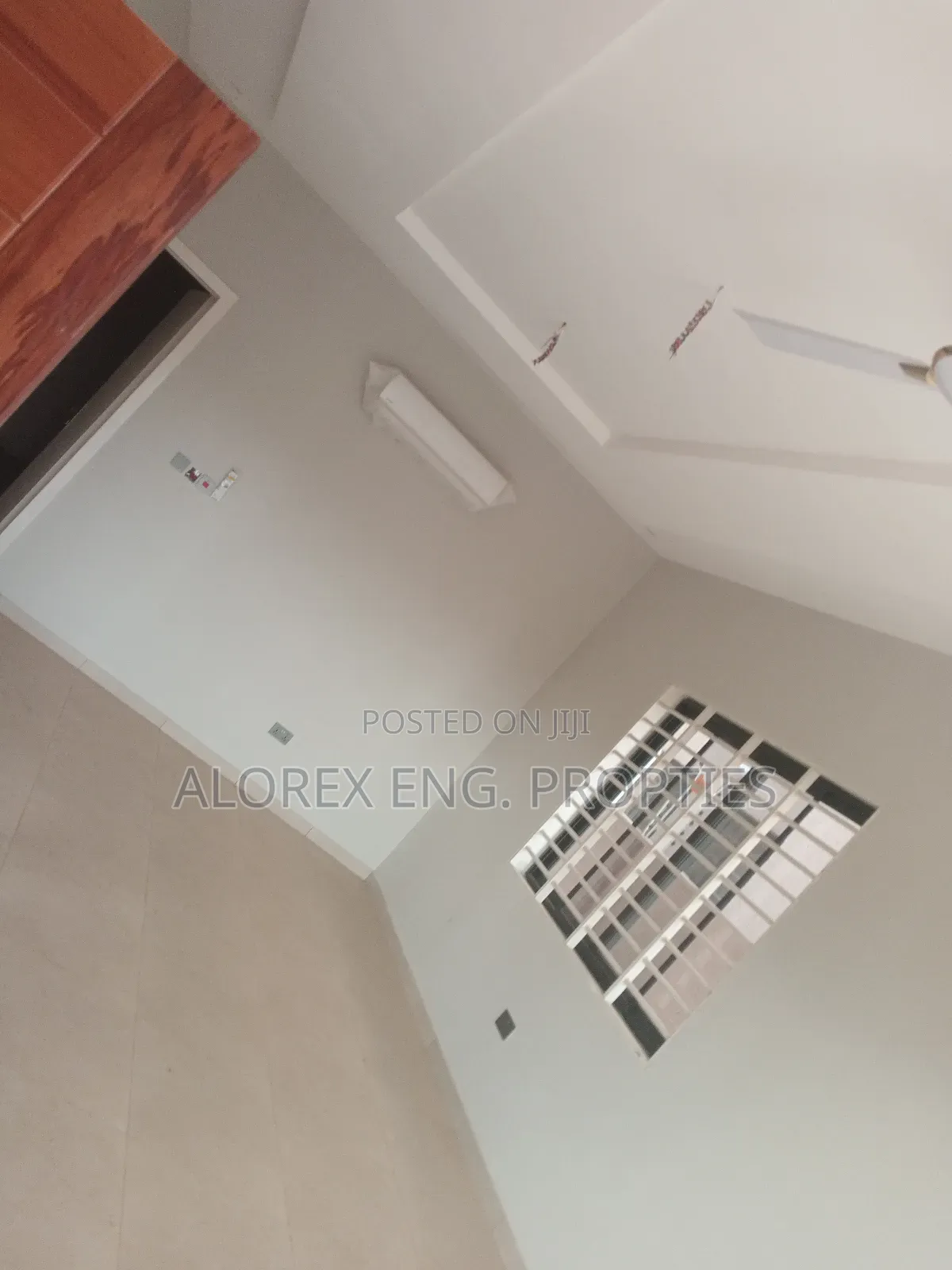 4bdrm House in $650 Executive, Oyarifa for rent