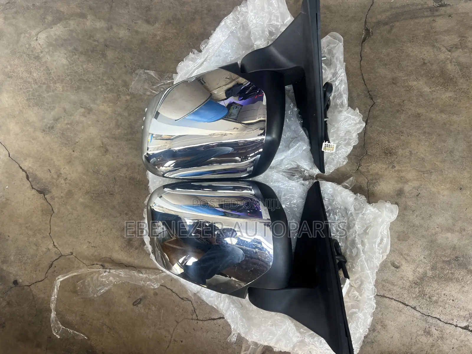 Mitsubishi L200 Vodafone Pickup Driving Mirror With Shining