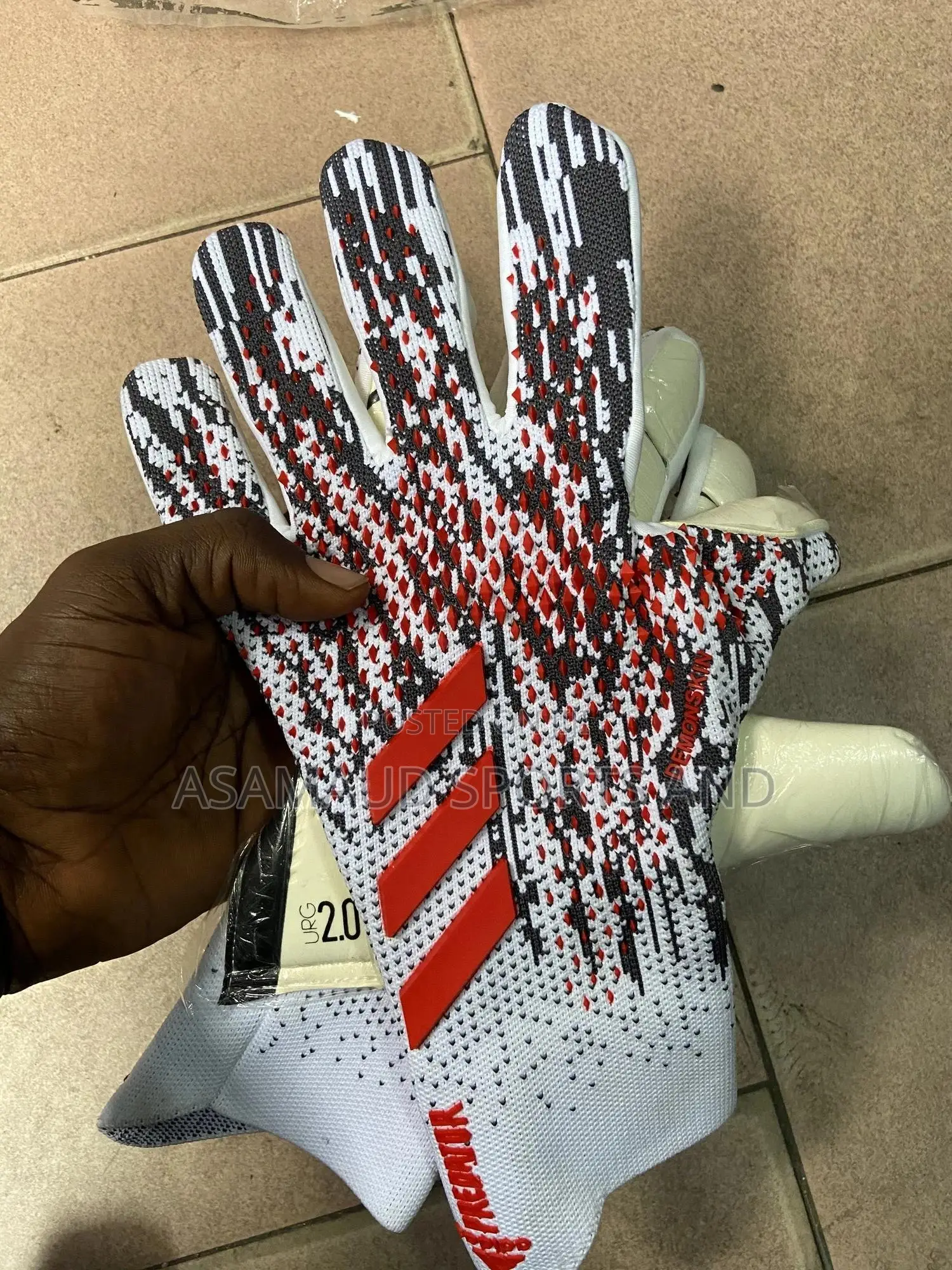 Original Predator Goalkeeper Gloves at Cool Price