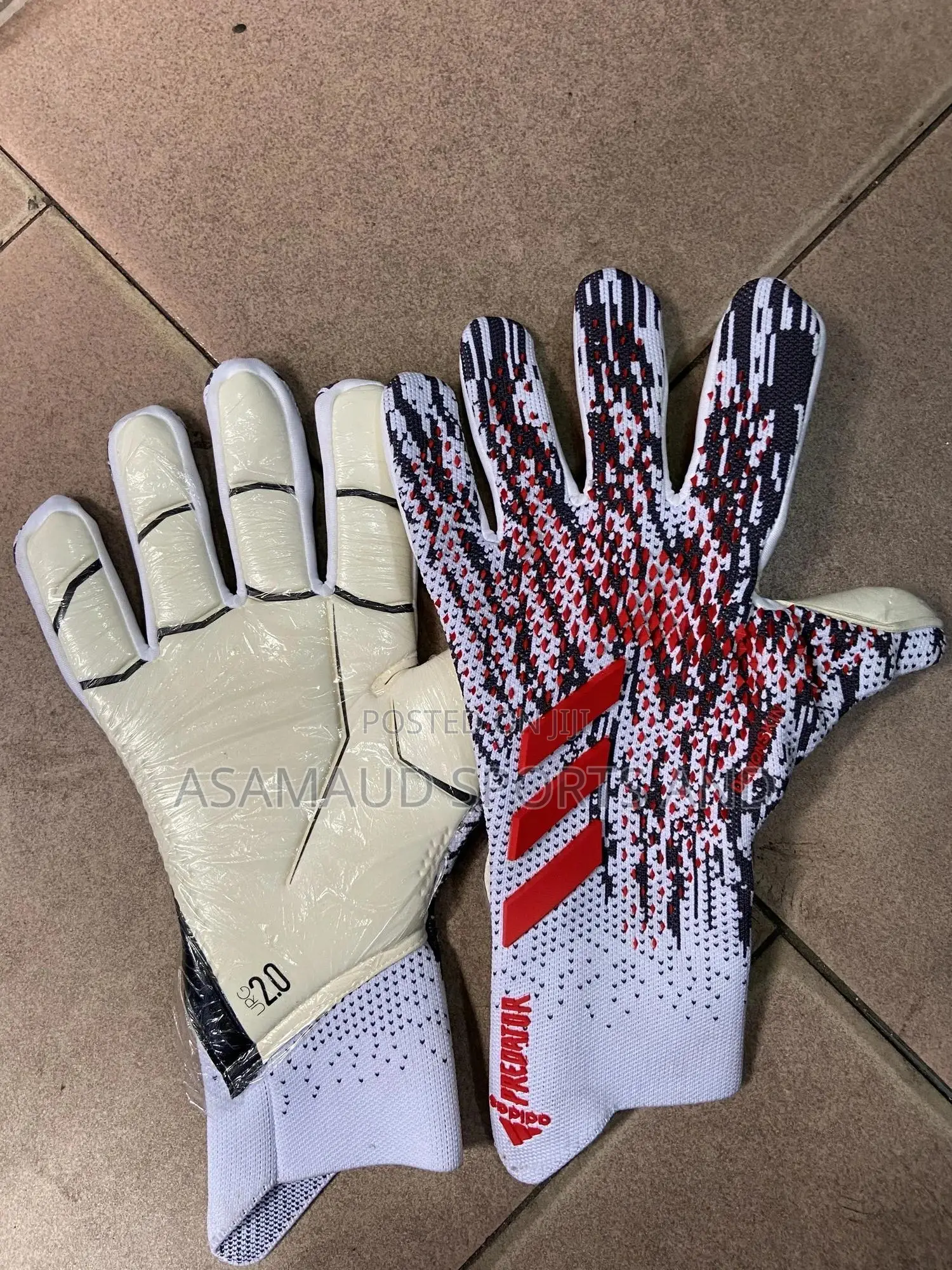 Original Predator Goalkeeper Gloves at Cool Price