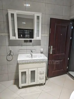 5bdrm House in Santasi Kotwi, Kumasi Metropolitan for sale