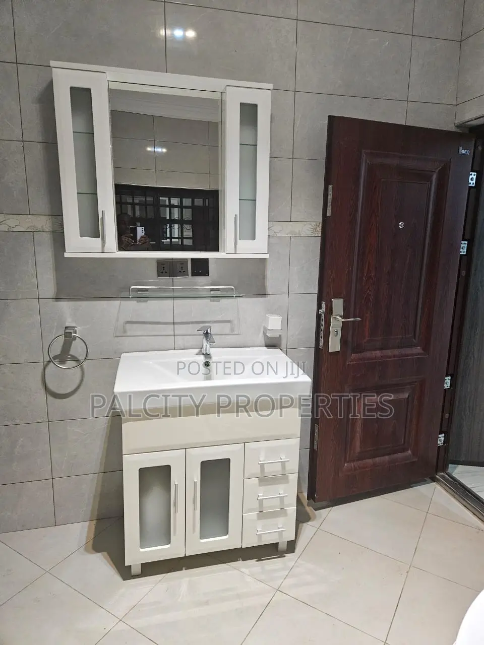 5bdrm House in Santasi Kotwi, Kumasi Metropolitan for sale