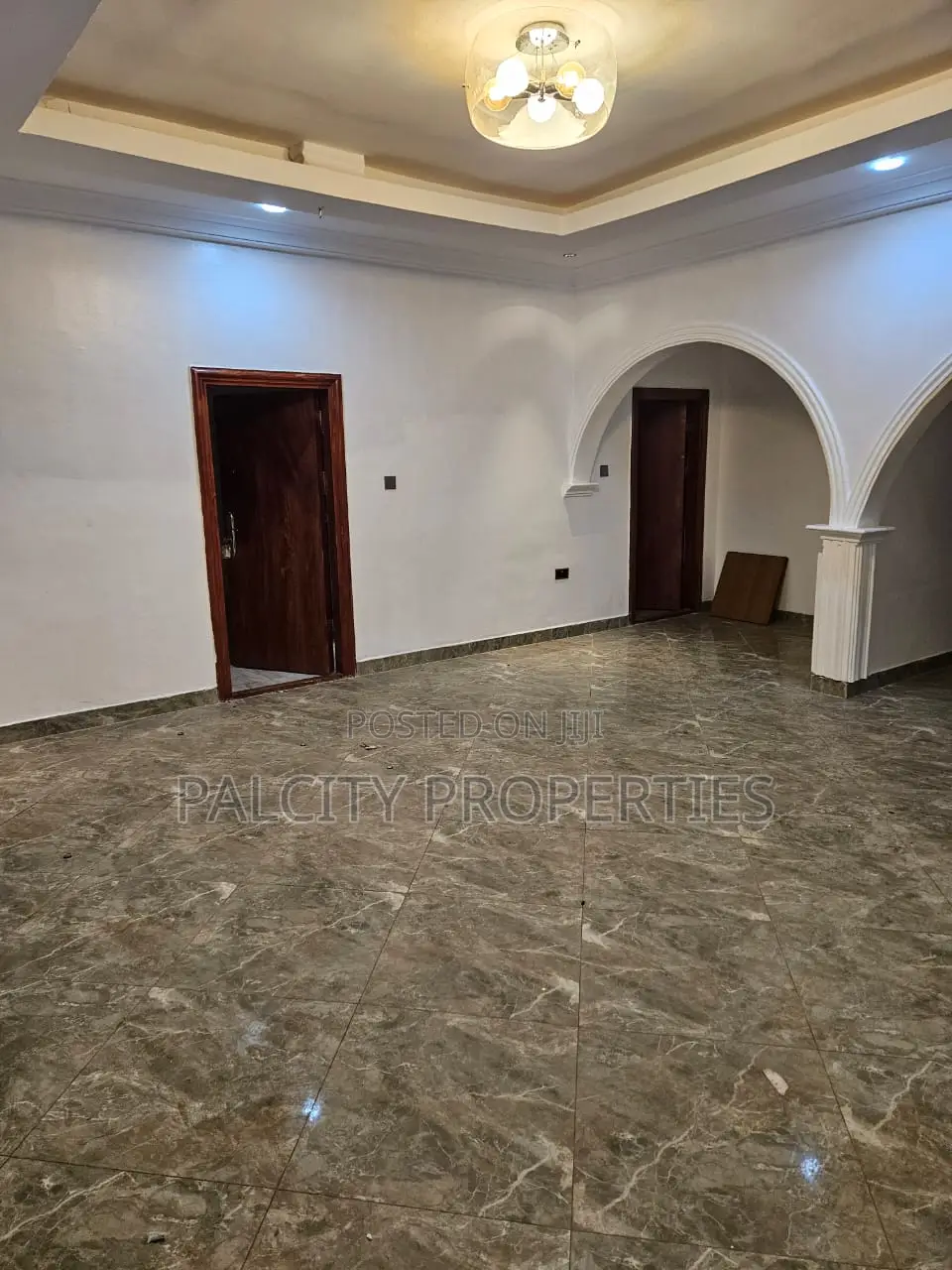 5bdrm House in Santasi Kotwi, Kumasi Metropolitan for sale