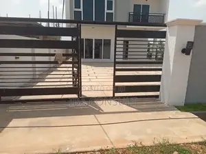 4bdrm House in Amrahia, Adenta for sale