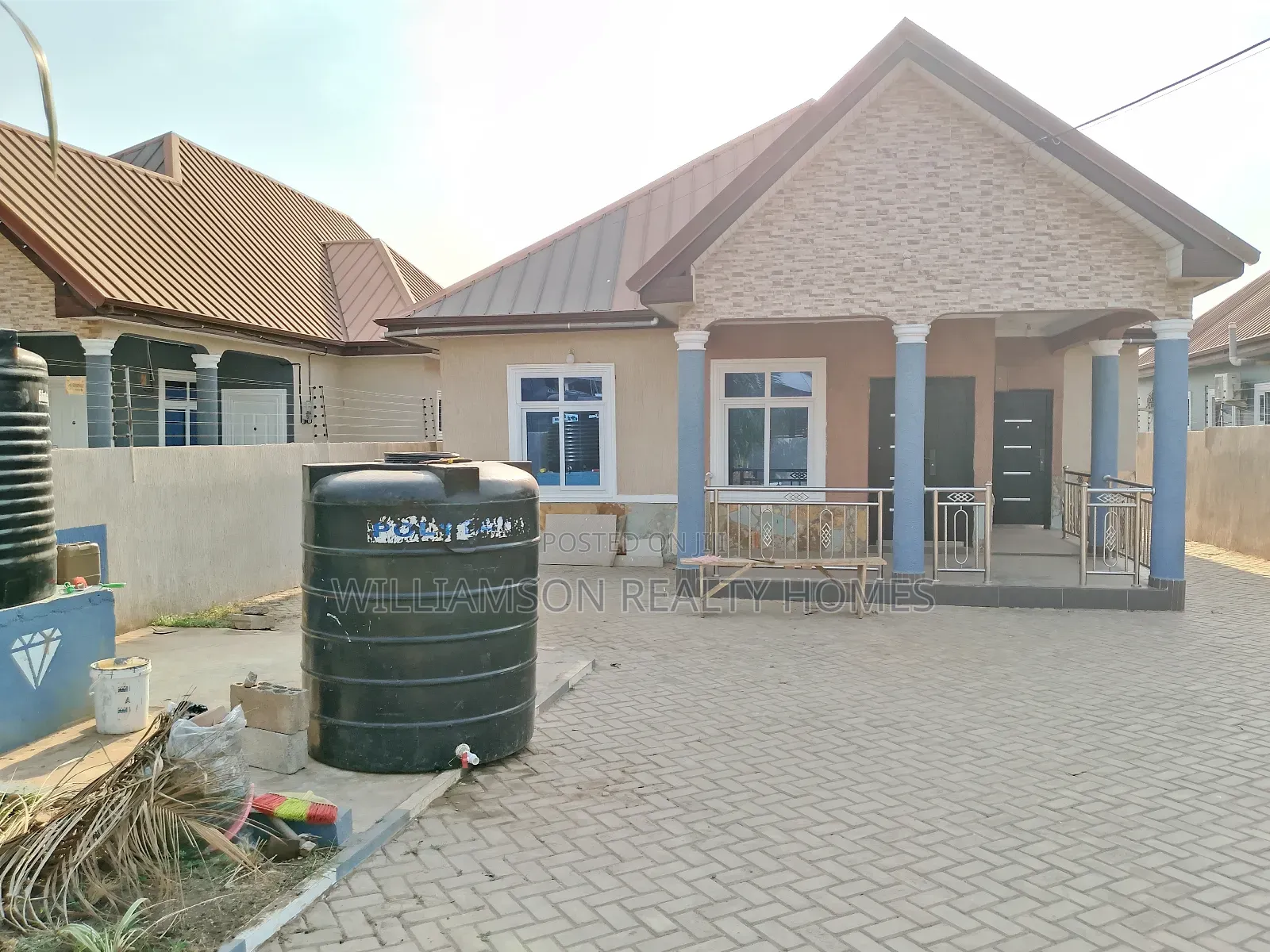 3bdrm House in Community 18 Area, Spintex for rent