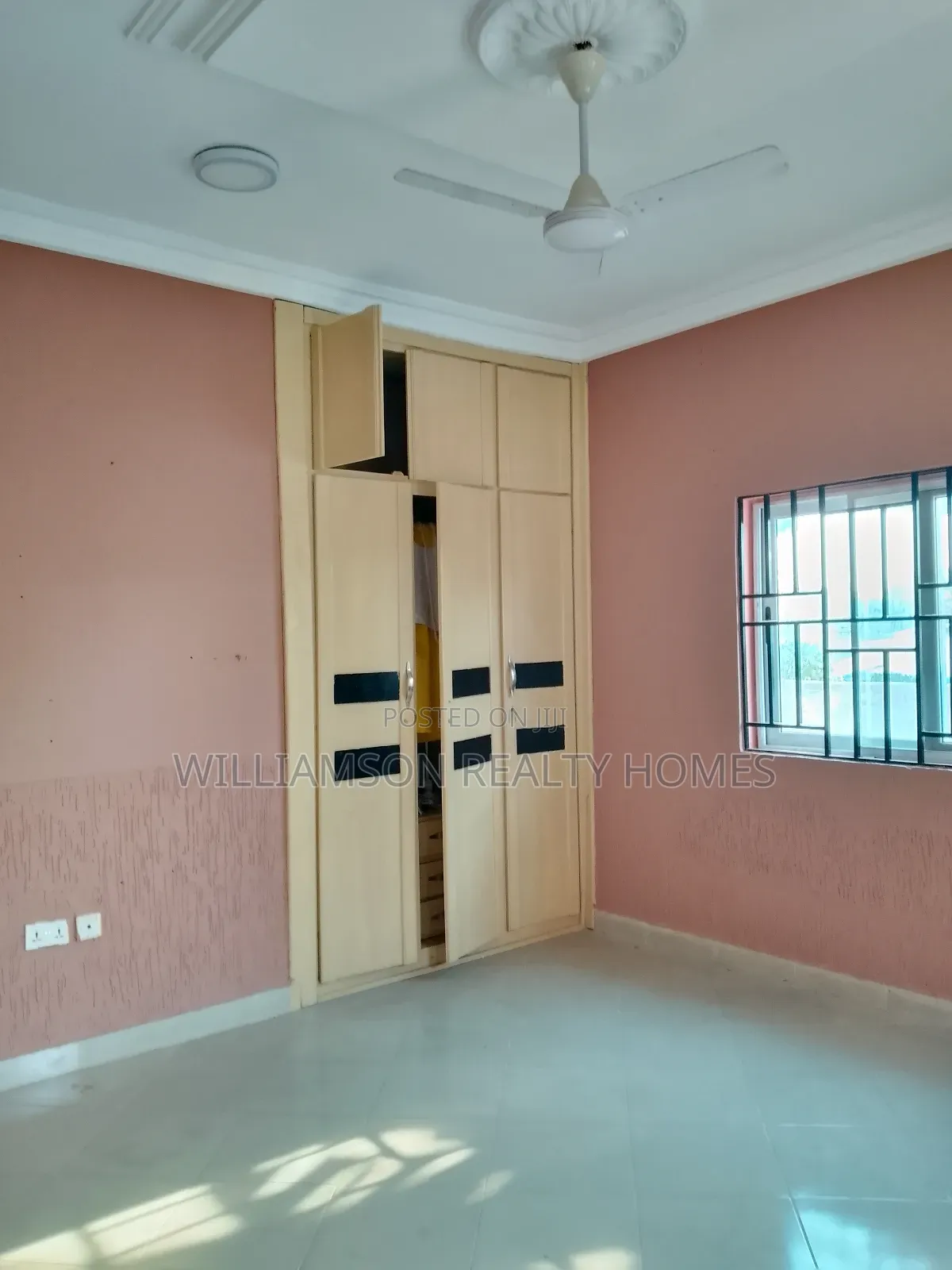 3bdrm House in Community 18 Area, Spintex for rent