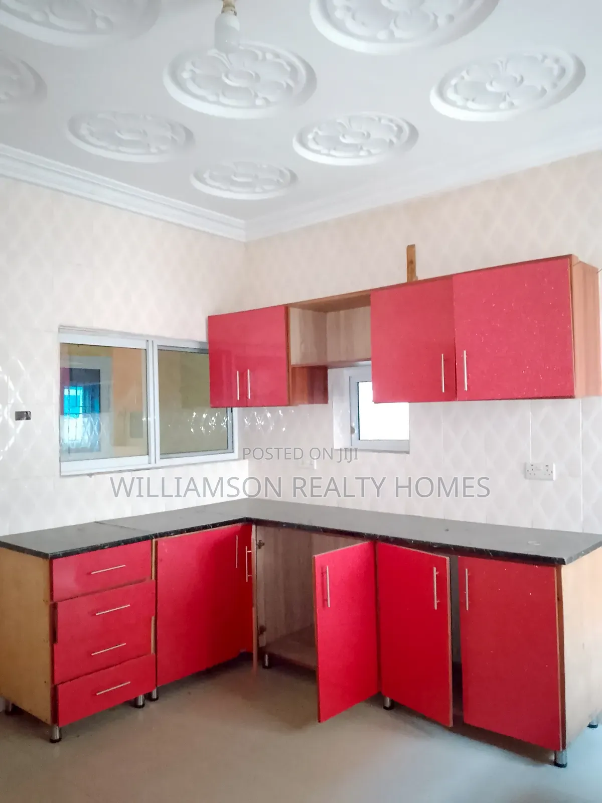 3bdrm House in Community 18 Area, Spintex for rent