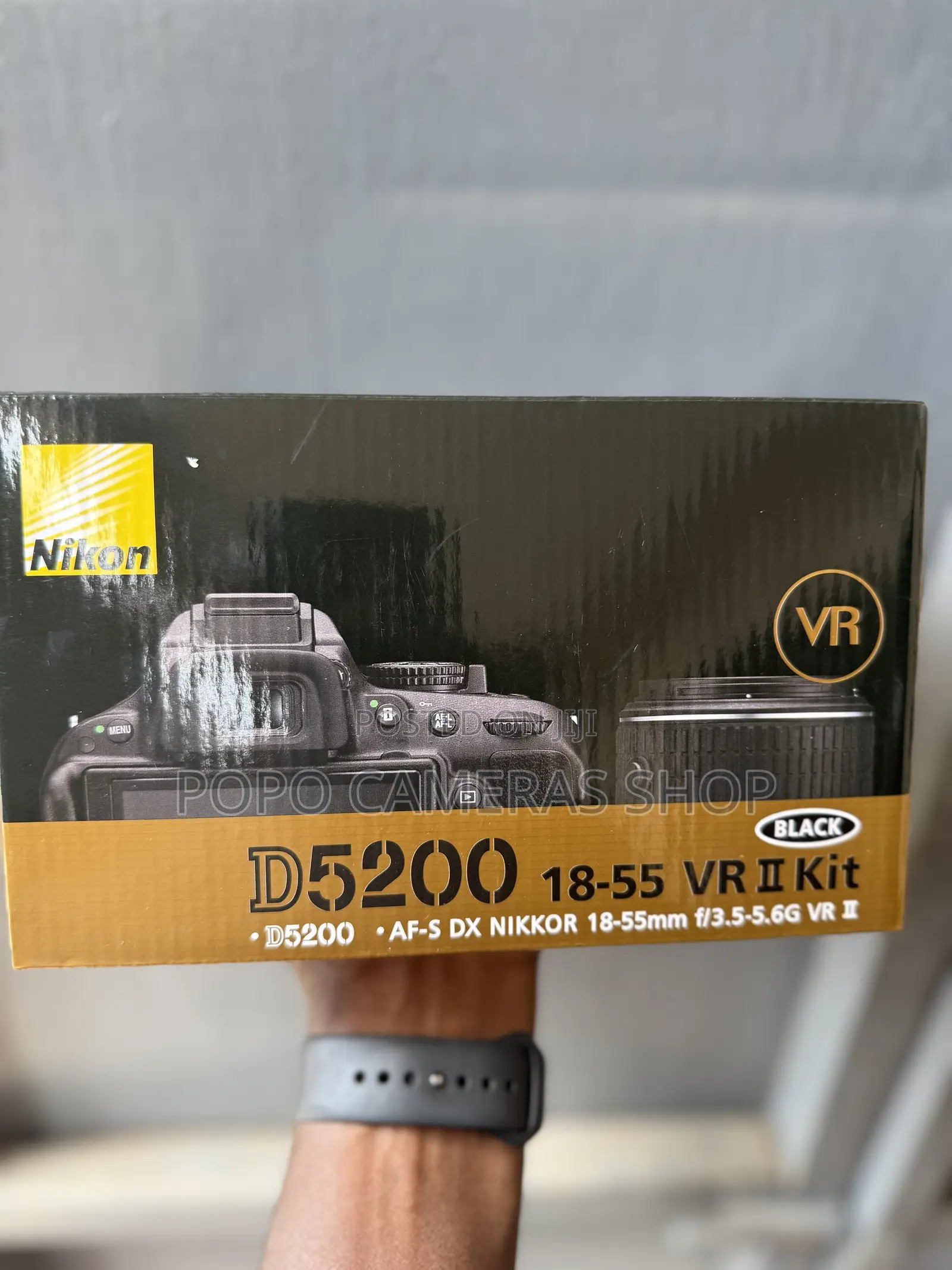 Nikon D5200 + 18-55mm Lens