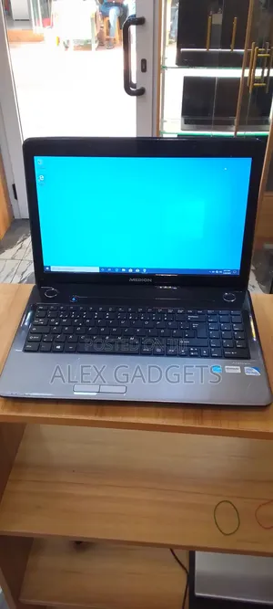 Laptop Medion 4GB Intel HDD 500GB