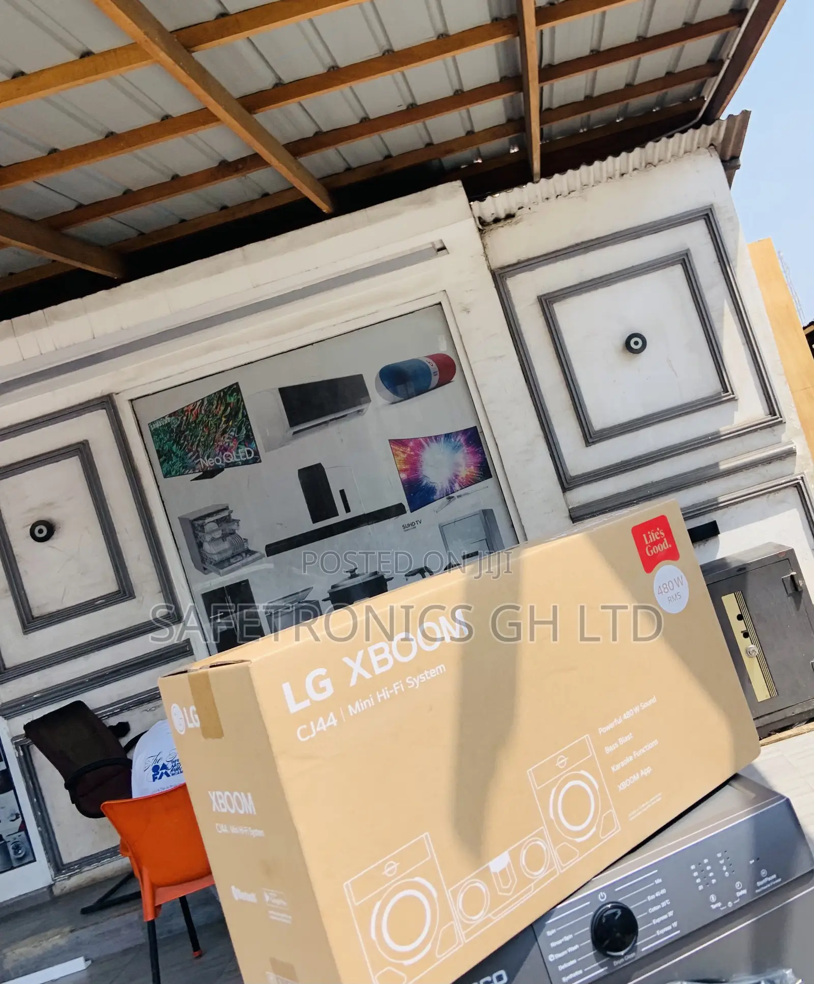 LG Crispsound CJ44 Bluetooth 480 Watts XBOOM