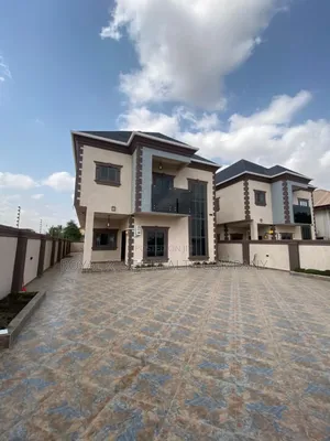 4bdrm Duplex in Achimota, Accra Metropolitan for sale
