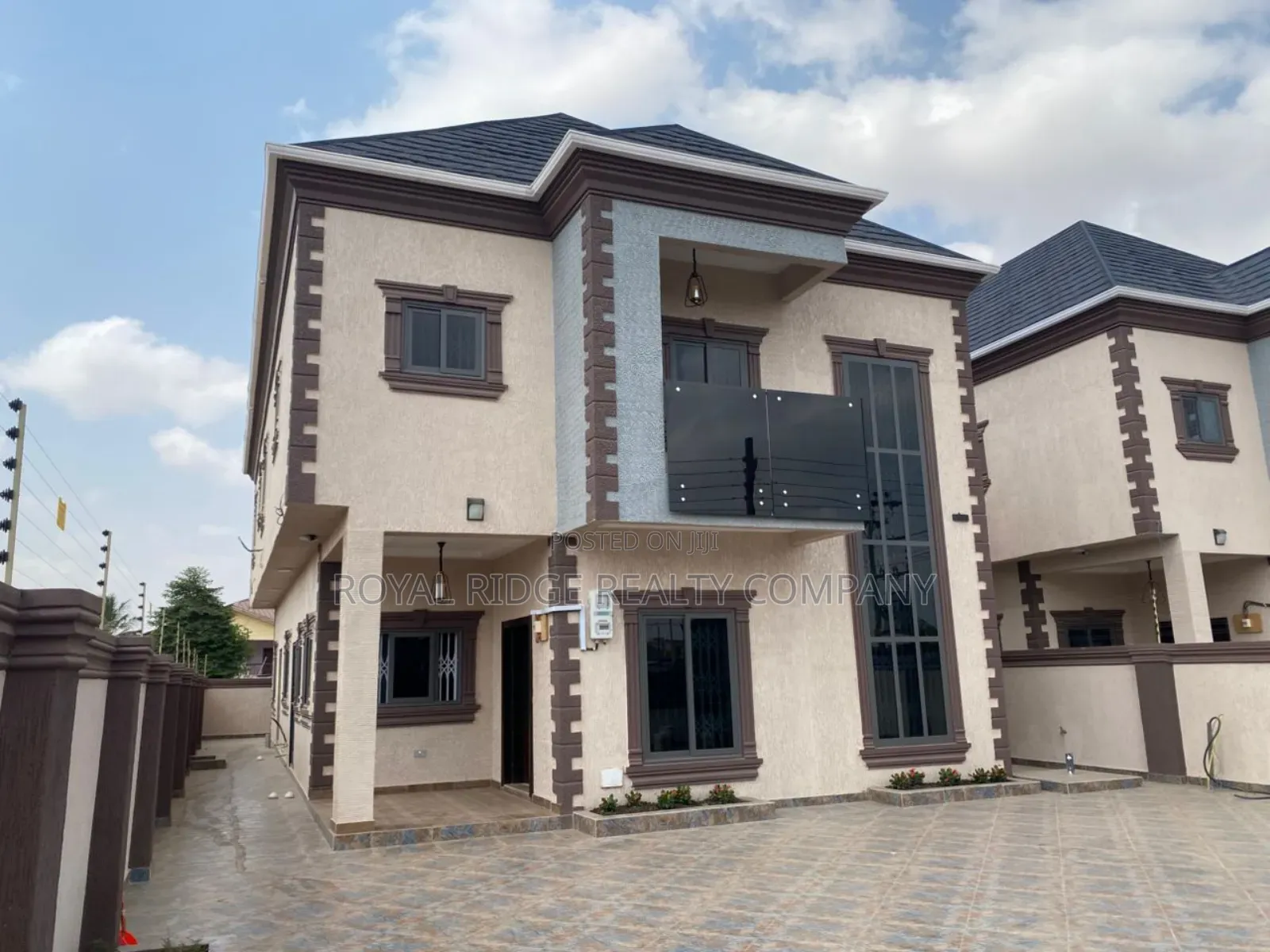 4bdrm Duplex in Achimota, Accra Metropolitan for sale