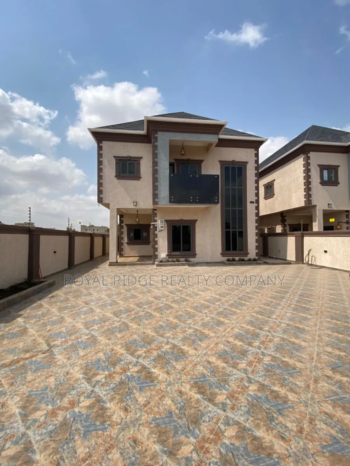 4bdrm Duplex in Achimota, Accra Metropolitan for sale