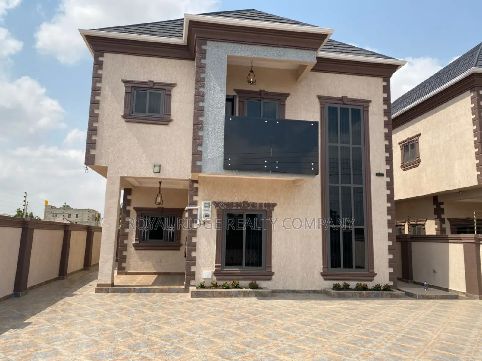 4bdrm Duplex in Achimota, Accra Metropolitan for sale