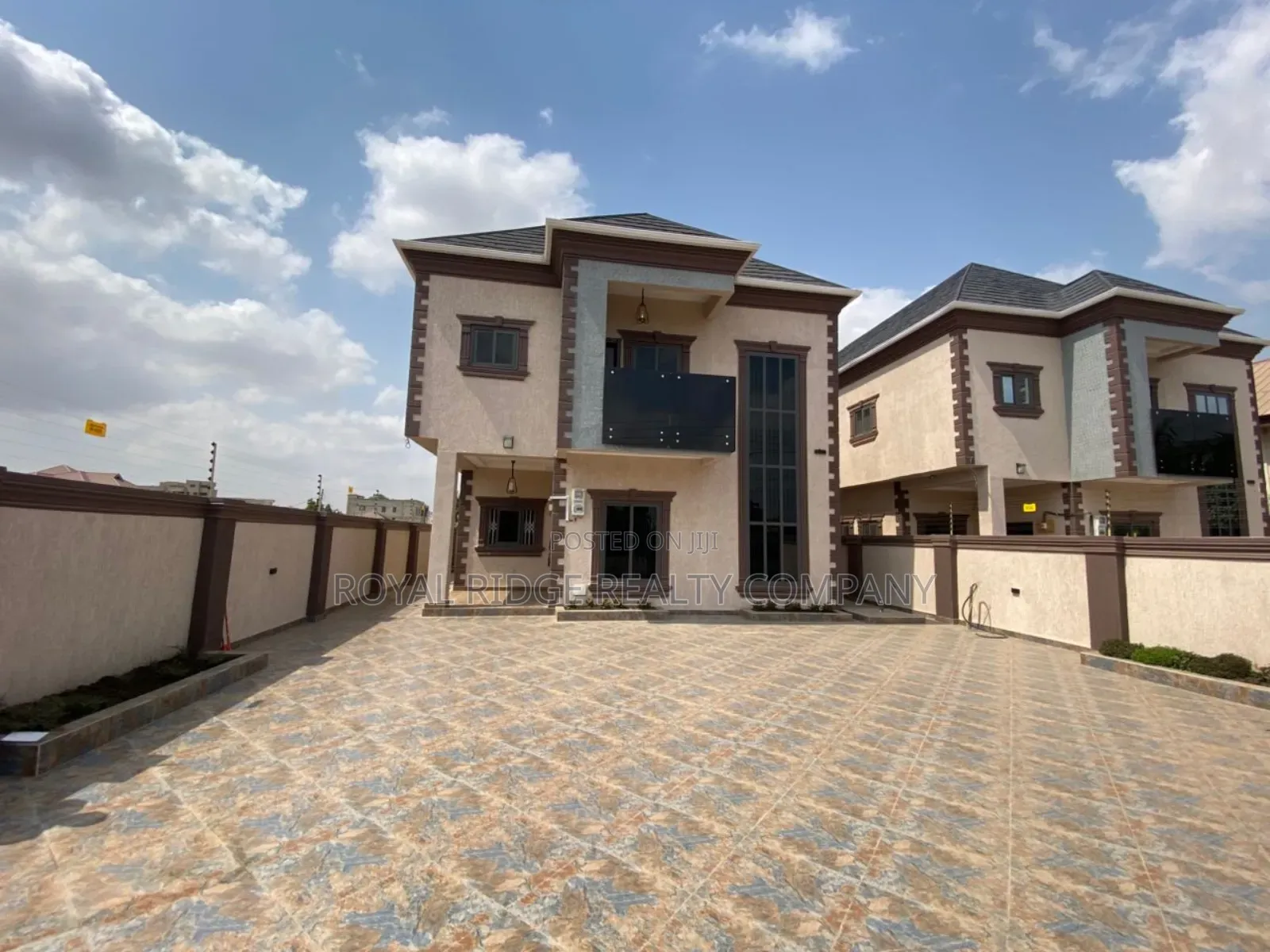 4bdrm Duplex in Achimota, Accra Metropolitan for sale