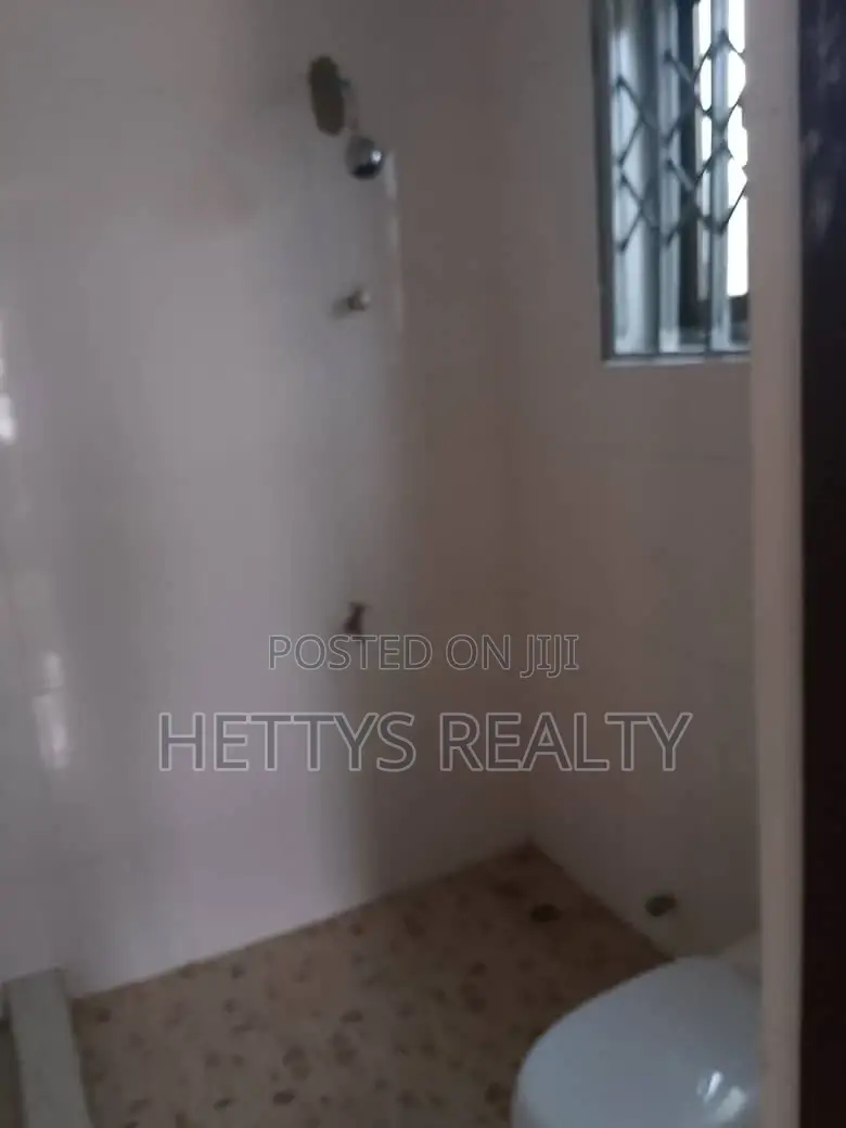 2bdrm House in Adenta for sale