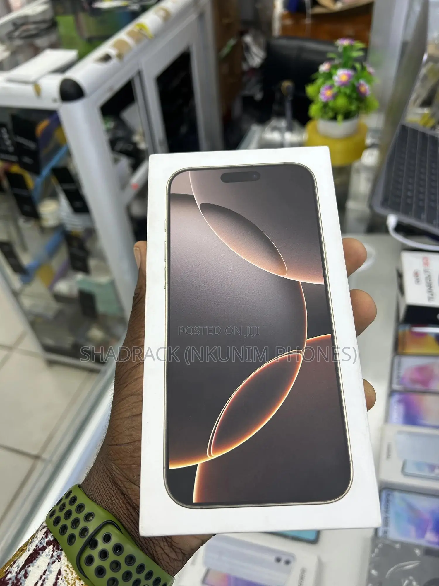 New Apple iPhone 16 Pro Max 256 GB Gold