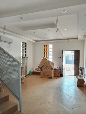 3bdrm House in Community 18 Area, Spintex for rent