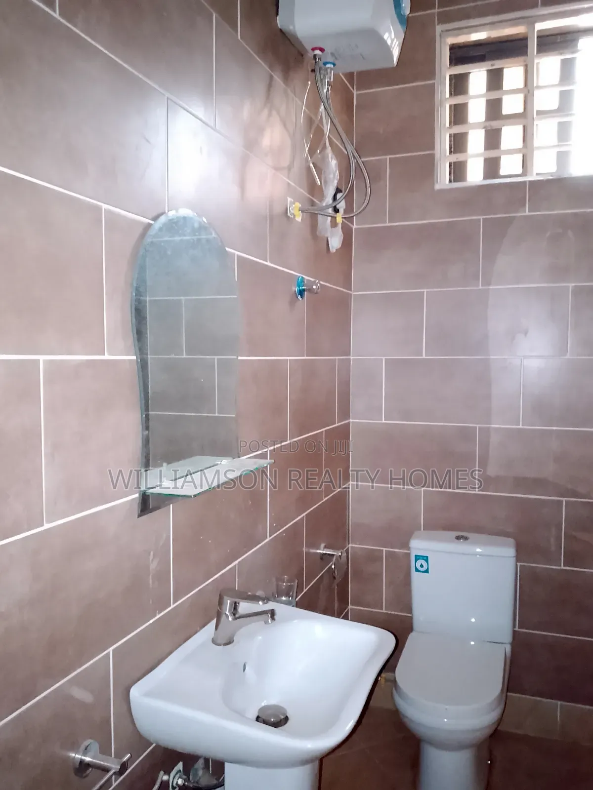 3bdrm House in Community 18 Area, Spintex for rent