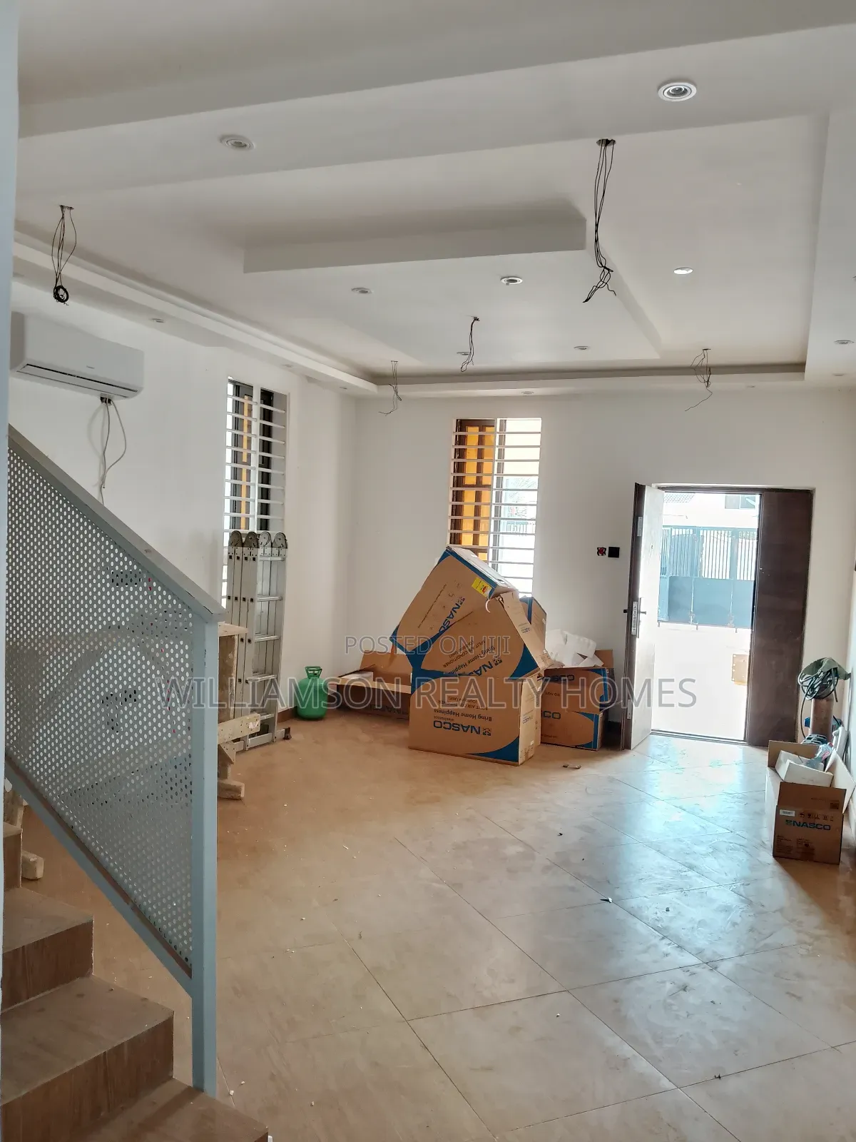 3bdrm House in Community 18 Area, Spintex for rent