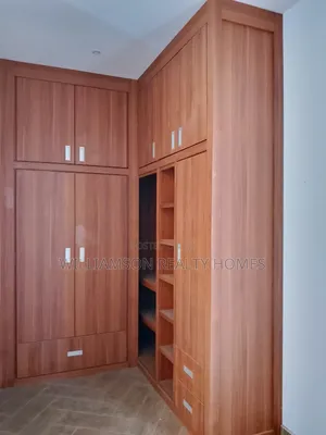 3bdrm House in Community 18 Area, Spintex for rent